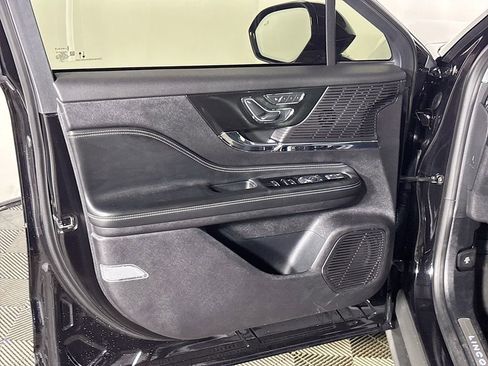 Used 2022 Lincoln Corsair Reserve w/ Equipment Group 201A image 10