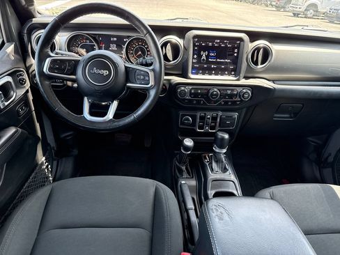 Used 2020 Jeep Wrangler Unlimited Sahara AWD/4WD image 22