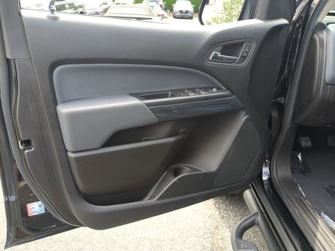 Used 2022 Chevrolet Colorado Z71 AWD/4WD image 14