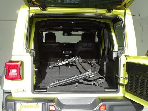 Certified 2024 Jeep Wrangler Unlimited Rubicon image 22