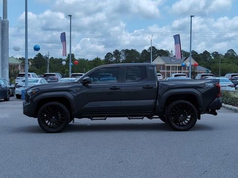 Used 2024 Toyota Tacoma TRD Off-Road AWD/4WD image 8
