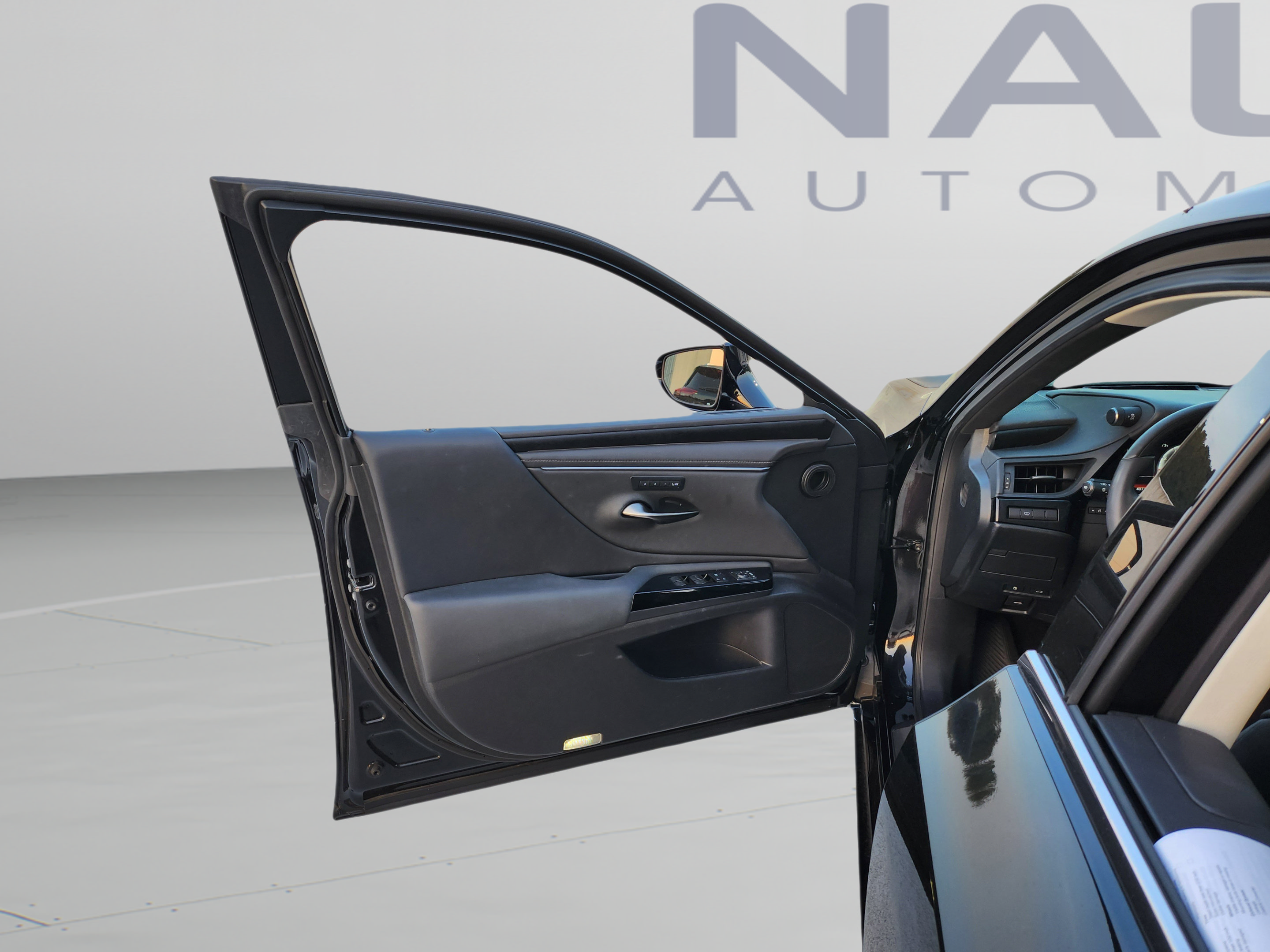 Certified 2024 Lexus ES 350 w/ Technology Package FWD image 9