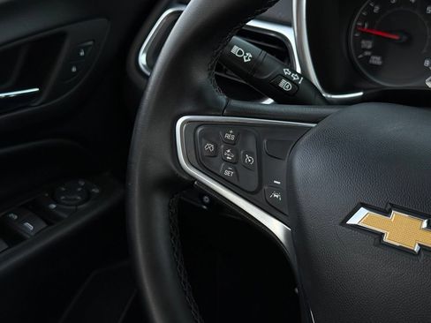 Used 2023 Chevrolet Equinox LT FWD image 9