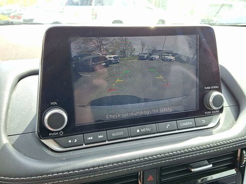 Used 2023 Nissan Rogue SV w/ SV Premium Package image 16