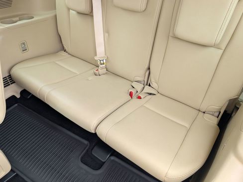 Used 2014 Toyota Highlander Limited FWD image 12