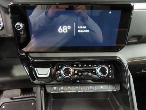 Used 2025 GMC Sierra 3500 AT4 image 13