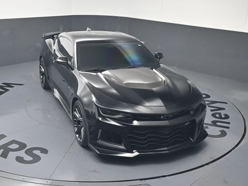 Used 2017 Chevrolet Camaro ZL1 RWD image 27