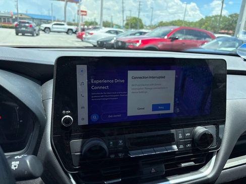 Used 2025 Toyota Grand Highlander FWD image 11