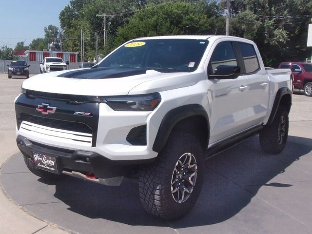 Used 2024 Chevrolet Colorado ZR2 w/ ZR2 Convenience Package III AWD/4WD image 21
