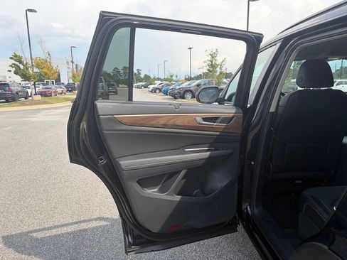 Used 2024 Volkswagen Atlas SE FWD image 68