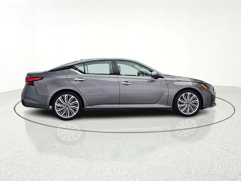 Used 2023 Nissan Altima 2.5 SL FWD image 7