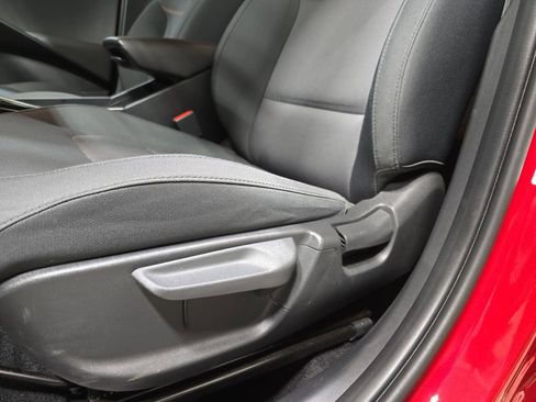 Used 2024 Kia Niro LX image 29