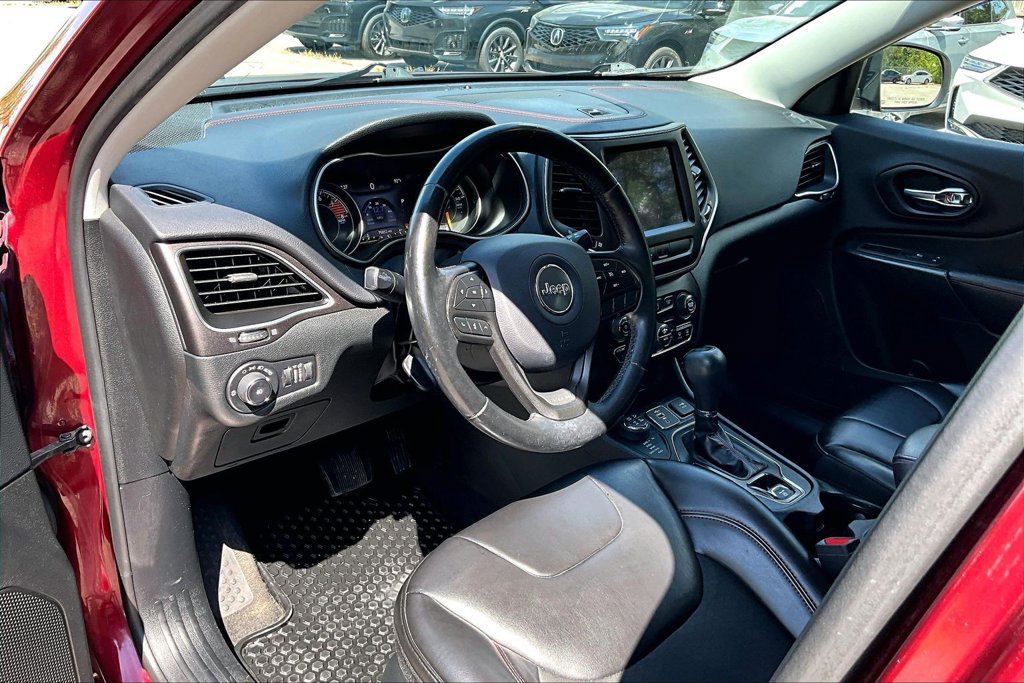 Used 2020 Jeep Cherokee Trailhawk w/ Cold Weather Group AWD/4WD image 15