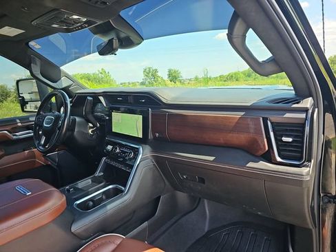 Used 2024 GMC Sierra 2500 Denali Ultimate AWD/4WD image 29