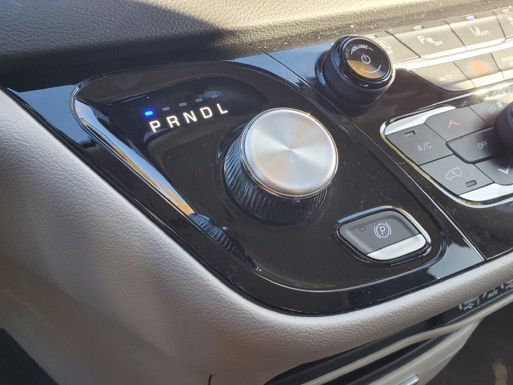 Used 2023 Chrysler Pacifica Touring-L FWD image 34