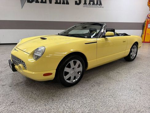 Used 2002 Ford Thunderbird RWD image 17