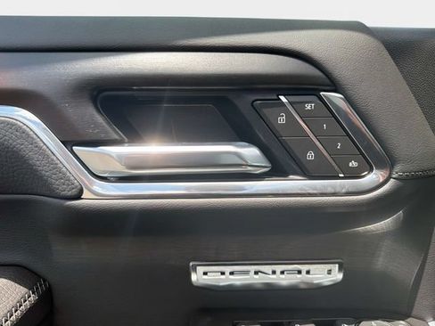 New 2026 GMC Sierra 1500 Denali w/ Denali Reserve Package AWD/4WD image 16