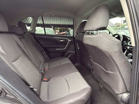 Used 2024 Toyota RAV4 XLE AWD/4WD image 25
