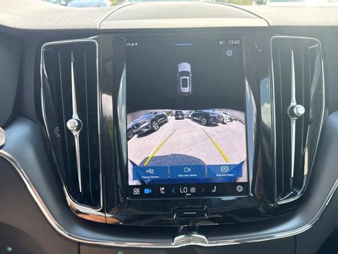 Used 2025 Volvo XC60 B5 Core w/ Climate Package image 24