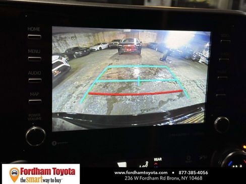 Used 2022 Toyota Highlander XLE AWD/4WD image 25