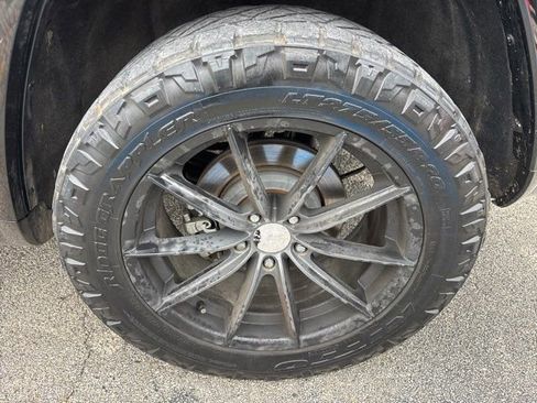 Used 2021 Jeep Grand Cherokee Laredo X RWD image 9