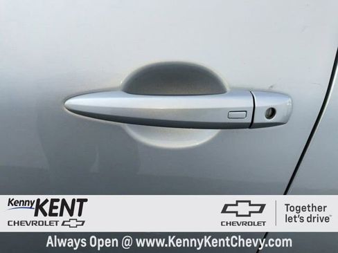 Used 2023 Nissan Rogue SV image 18