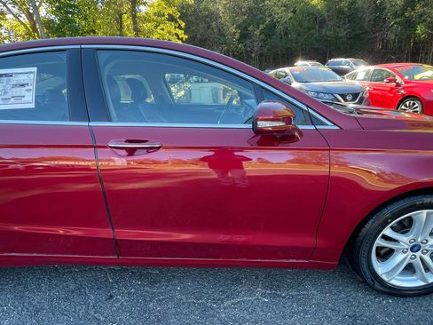 Used 2018 Ford Fusion SE w/ Fusion SE Technology Package image 11