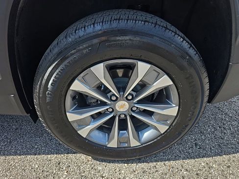 Used 2026 Chevrolet Equinox LT FWD image 9