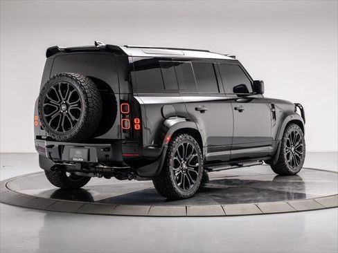 New 2025 Land Rover Defender 110 X-Dynamic SE AWD/4WD image 5