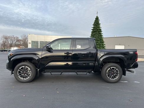 New 2026 Toyota Tacoma TRD Sport AWD/4WD image 15