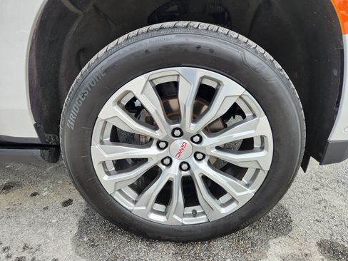 Used 2023 GMC Yukon XL Denali w/ Denali Reserve Package image 7