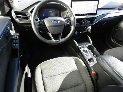 Used 2023 Ford Escape Active w/ Tech Pack #1 image 2