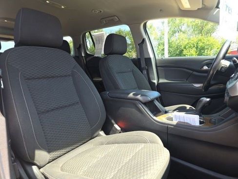 Used 2019 GMC Acadia SLE w/ LPO, Floor Liner Package AWD/4WD image 15