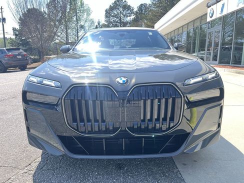 Used 2026 BMW 760i xDrive w/ Executive Package AWD/4WD image 10