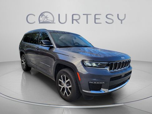 Certified 2024 Jeep Grand Cherokee L Limited RWD image 4