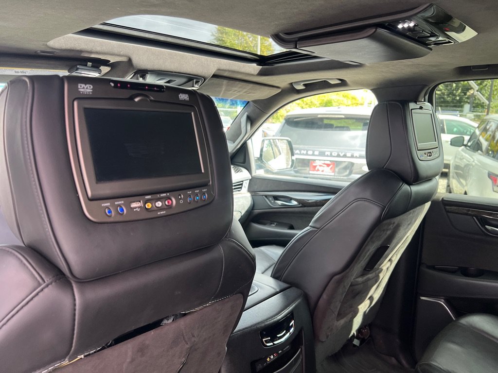 Used 2015 Cadillac Escalade ESV Platinum AWD/4WD image 16