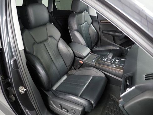 Used 2019 Audi Q5 Premium Plus w/ Premium Plus Package image 2