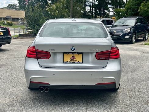 Used 2018 BMW 330i xDrive Sedan w/ M Sport Package AWD/4WD image 6