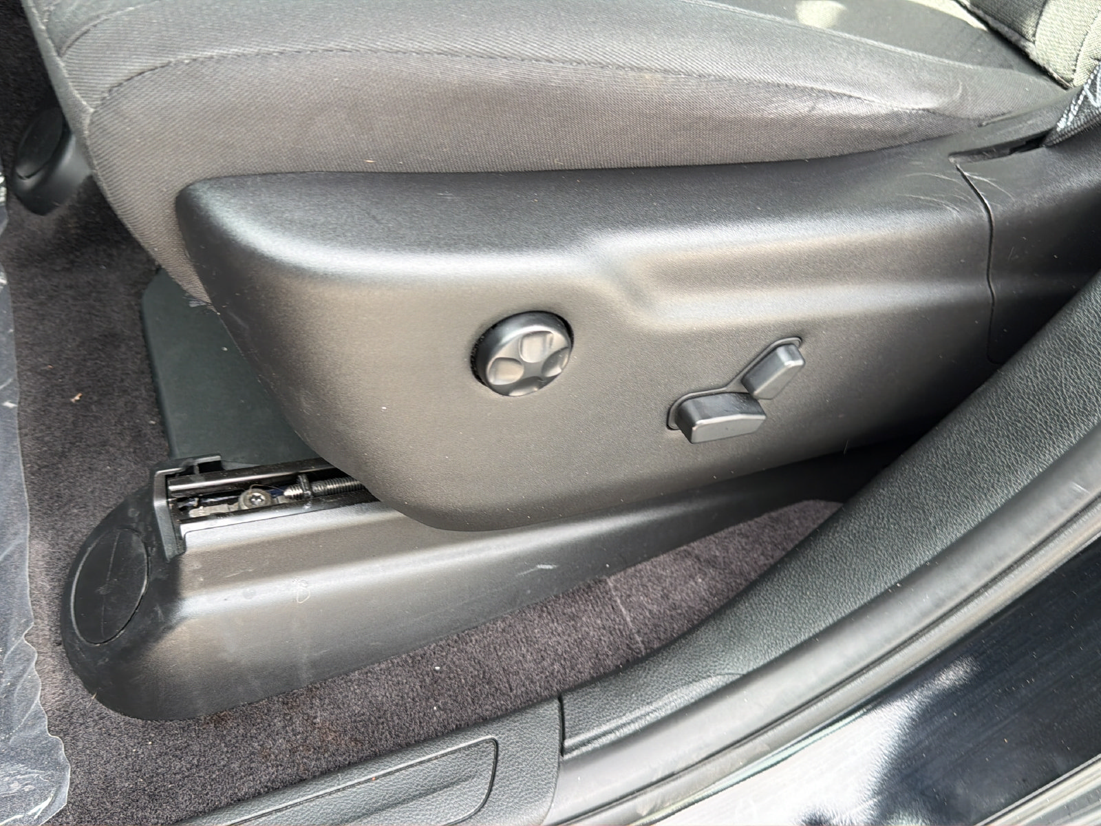 Used 2018 Jeep Grand Cherokee Laredo RWD image 30