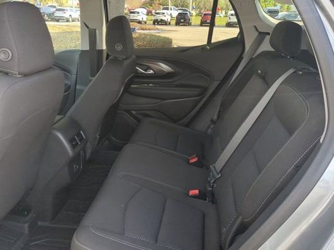 Used 2024 GMC Terrain SLE w/ Driver Convenience Package FWD image 13