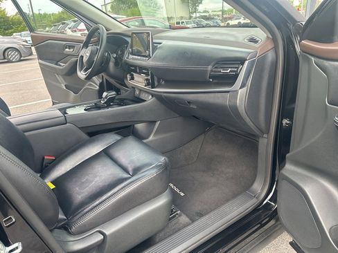 Certified 2023 Nissan Rogue SV FWD image 26