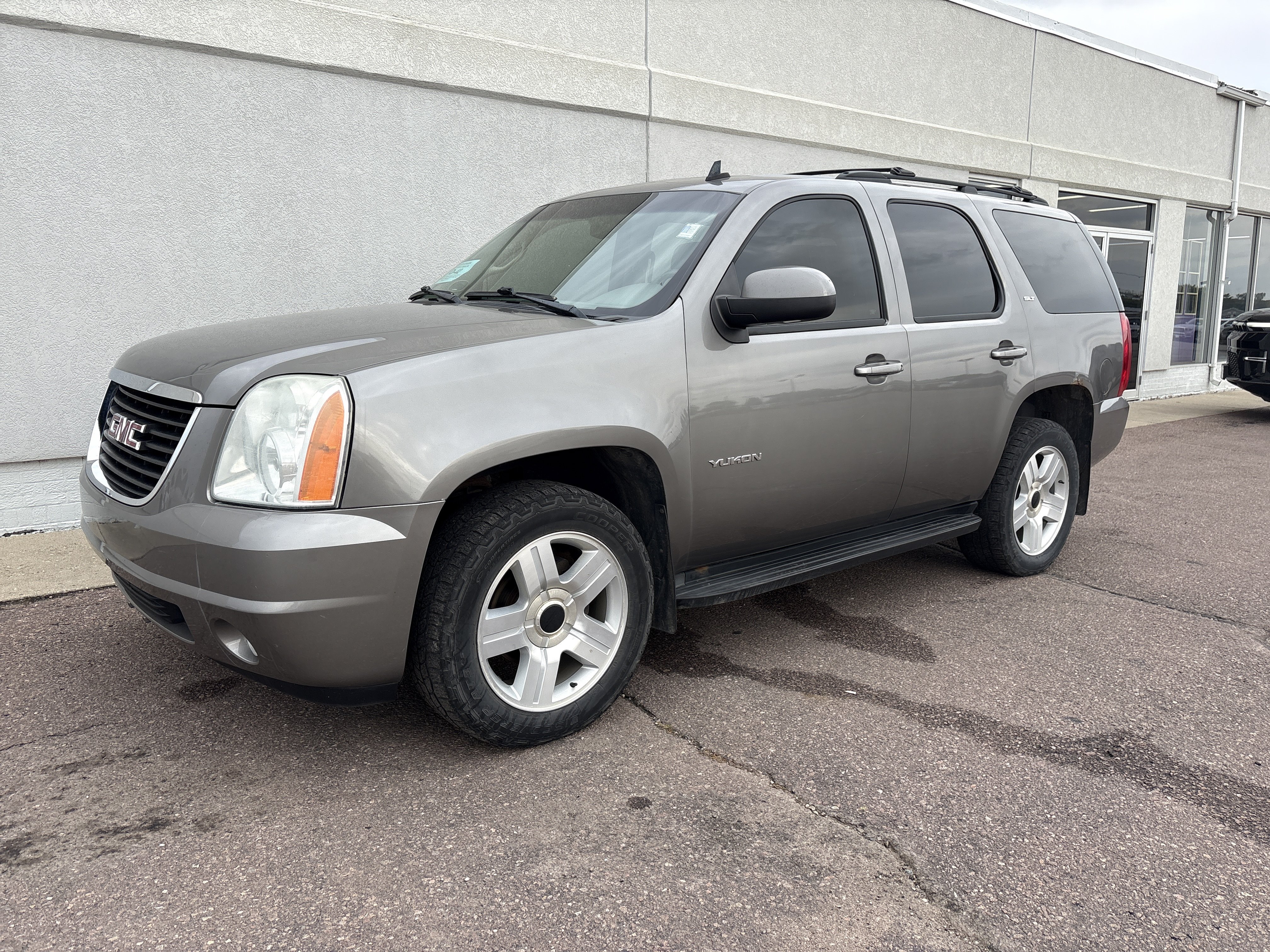 Used 2012 GMC Yukon SLT AWD/4WD image 2