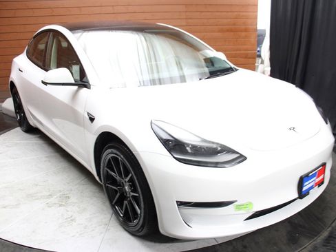 Used 2023 Tesla Model 3 Standard Range image 27