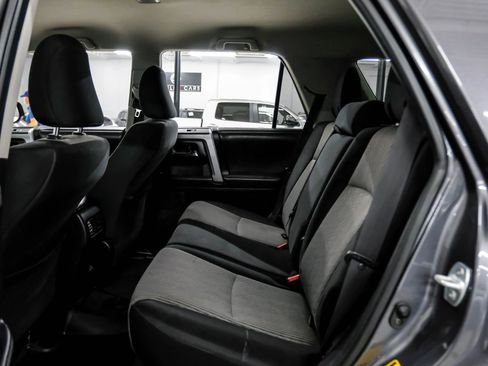 Used 2020 Toyota 4Runner SR5 AWD/4WD image 38