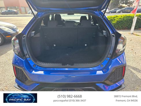 Used 2018 Honda Civic Sport image 11