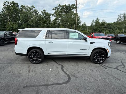 New 2026 GMC Yukon XL Denali Ultimate AWD/4WD image 6