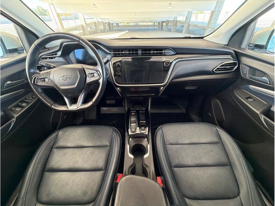 Used 2022 Chevrolet Bolt EUV Premier w/ Sun & Sound Package FWD image 16