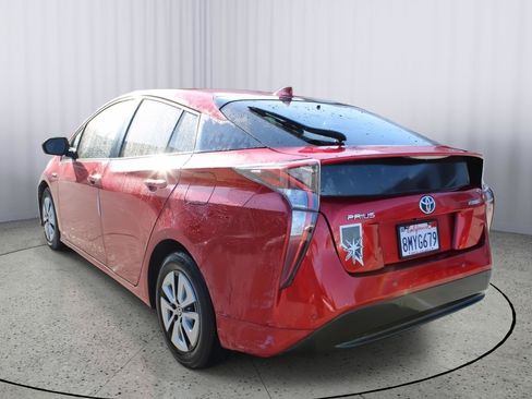 Used 2018 Toyota Prius Two w/ Prius Two Safety Plus Package FWD image 5
