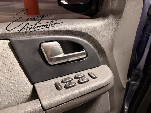 Used 2003 Ford Expedition XLT RWD image 25