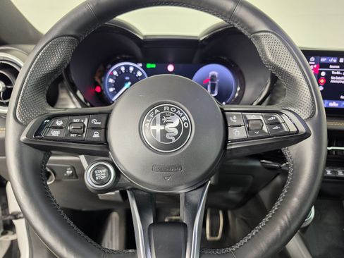 Used 2025 Alfa Romeo Tonale w/ Premium Package AWD/4WD image 21